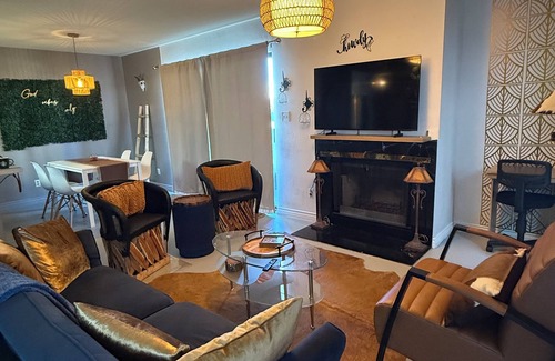 South Scottsdale House | Scottsdale old town condo with pool hot tub