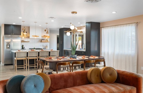 Park Scottsdale Two House | Scottsdale Retreat with Huge Private Yard, Beach Volleyball, Heated Pool