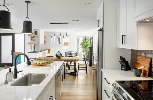 Raskin Estates House | Scottsdale Sunny Lux With Pool & Central Location! Vibrantly Designed Rooms!