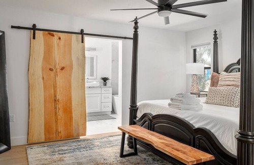 Raskin Estates House | Scottsdale Sunny Lux With Pool & Central Location! Vibrantly Designed Rooms!