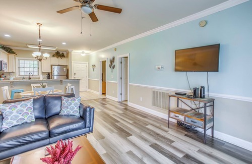 Central Myrtle Beach Condo | Screened-In Patio: Myrtle Beach Golf Condo