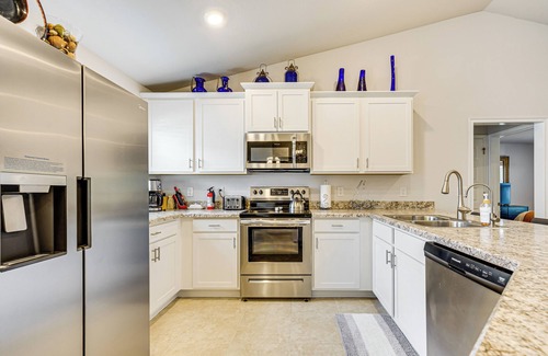 Candler House | Screened Lanai: Relaxing Retreat in Ocala!