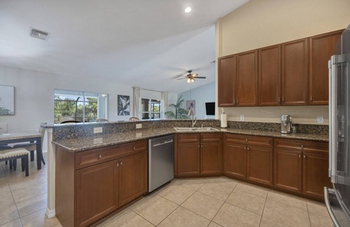Port Charlotte Apartment | Screened Pool Pet Friendly Grill Near Beach