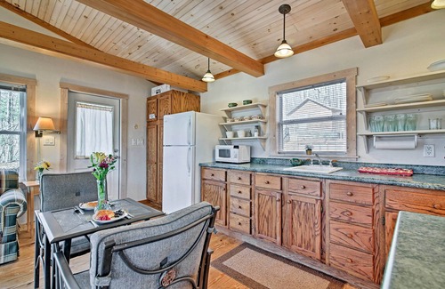Stecoah Cabin | Screened Porch: ‘The Coop’ Robbinsville Cabin!