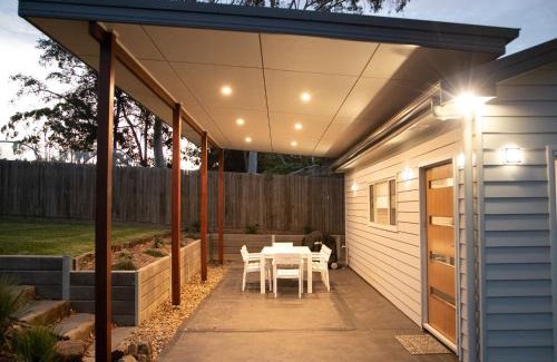 Basin View House | Scribbly Gum I Pet Friendly I 15 Mins Drive to Hyams Beach