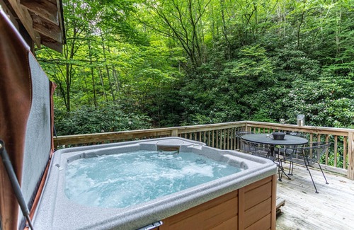 Banner Elk Cabin | Scrollrock - Charming Creek-side Cabin, Secluded, with Hot tub Pets ok!