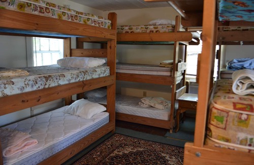 Morehead City Cabin | SCUBA diving lodge in Beaufort! Free wifi and Cable TV