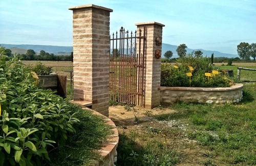 Monteleone d'Orvieto Apartment | Scuderia in Farmhouse Borgo Santa Maria