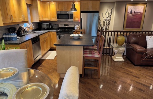 Scugog House | Scugog Island- Lake access! 4-bedroom house in charming Port Perry fitness room