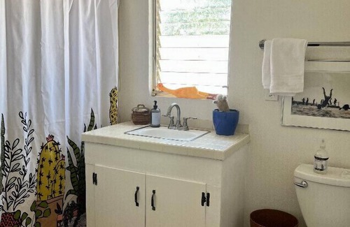 Landers Cottage | Sculpture Garden Casita