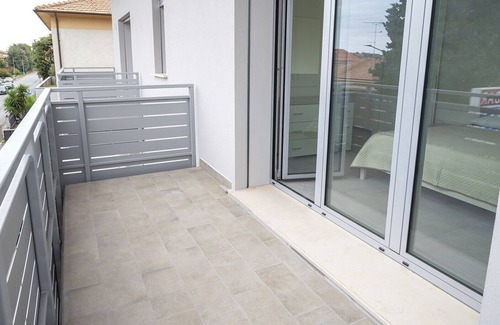 Ponte Rio Apartment | SE028 - Mondolfo, apartment on the first floor with balcony and air conditioning