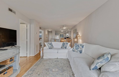 Wilmington Beach Condo | Sea 11 - Private Oceanview Deck & Community Pool