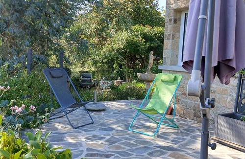 Crehen House | Sea and countryside charming house 3000 m2 park