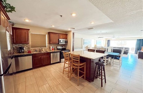 Madeira Beach Condo | Sea Breeze 101 Beach Bliss