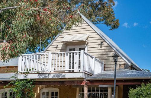 Eagle Bay House | Sea Breeze