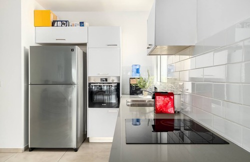 Netanya Apartment | Sea Breeze Netanya Retreat by Sea N' Rent