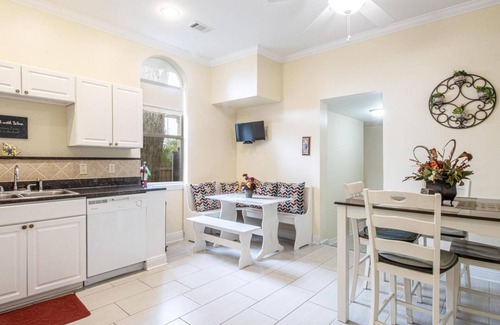 Biloxi House | Sea Breezes in the heart of Biloxi