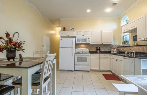 Biloxi House | Sea Breezes in the heart of Biloxi