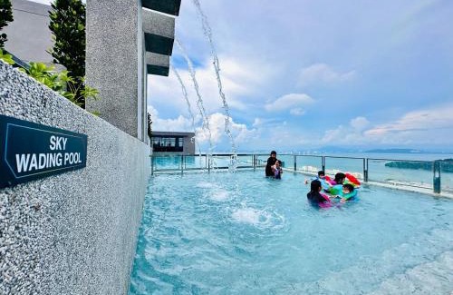 Kampung Sungai Nibong Apartment | Sea Bridge View Sky Pool Cozy 3BR Retreat airport 9pax