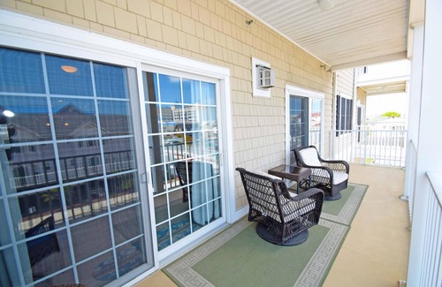 Ocean City Condo | Sea Bright 205-Bayside Downtown, Free WiFi, Elev, W/D, AC