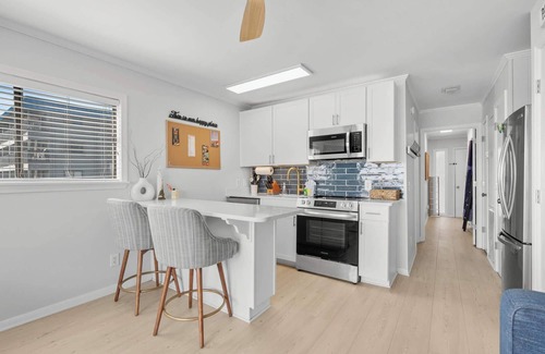 Ash Condo | Sea Cabin 118 - Oceanfront, End-Unit!