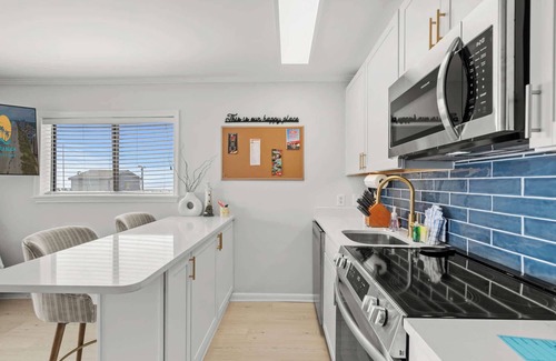 Ash Condo | Sea Cabin 118 - Oceanfront, End-Unit!