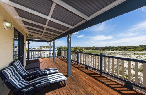 Ledge Point House | Sea Change - Spacious Family Holiday Accommodation Pet friendly
