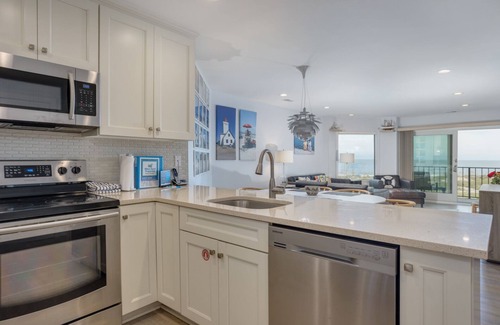 Folly Field Condo | Sea Cloisters Family Villa w/Ocean Views, Complex Pool