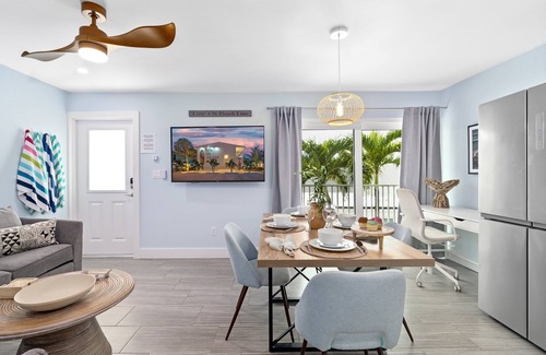 Siesta Key Village House | Sea Coast - Pet Friendly, Located in Siesta Key Village, Steps to Siesta Key Beach!