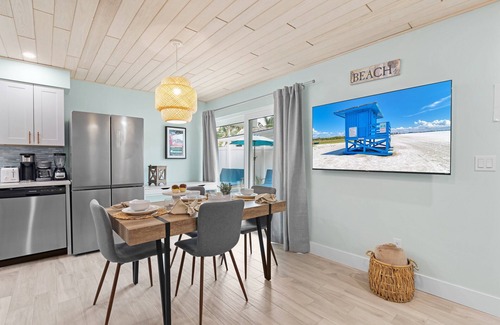 Siesta Key Village House | Sea Dream - Pet Friendly, Located in Siesta Key Village, Steps to Siesta Key Beach!