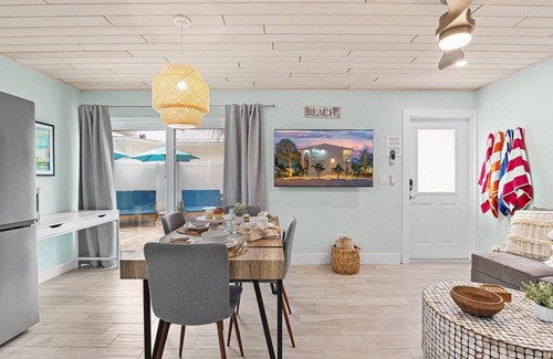 Siesta Key Village House | Sea Dream - Pet Friendly, Located in Siesta Key Village, Steps to Siesta Key Beach!