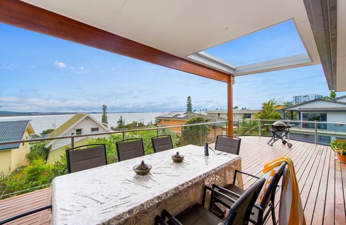 Bonny Hills Apartment | Sea-eagle sanctuary - views, pool, stroll to beach