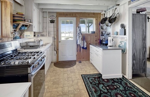 Wells Beach Cottage | Sea Esta - 4 Bedroom cottage with best spot in Wells Beach