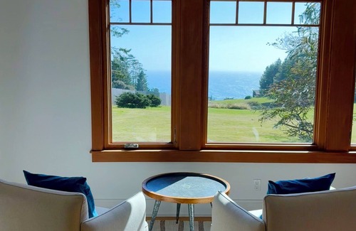 Little River Cottage | Sea Fox Cottage-Private and peaceful ocean view retreat 2 miles from Mendocino