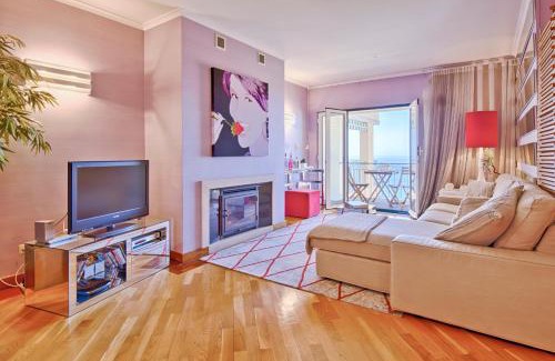 Parede Apartment | Sea Front Family Apartment
