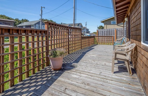 Manzanita House | Sea Gem (MCA 395)