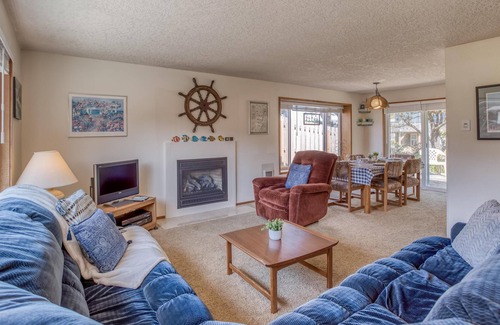 Manzanita House | Sea Gem (MCA 395)