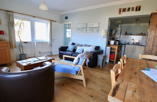 Hunstanton Apartment | Sea-Glimpse, Old Hunstanton, contemporary apartment + beach hut 500-yards to sea