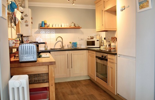 Hunstanton Apartment | Sea-Glimpse, Old Hunstanton, contemporary apartment + beach hut 500-yards to sea