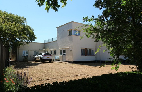 Hunstanton Apartment | Sea-Glimpse, Old Hunstanton, contemporary apartment + beach hut 500-yards to sea