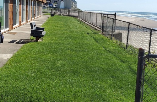 Lincoln City Condo | Sea Gypsy Condo Front Row Seat to Sunsets, Beach, Summer FunnSwimming pool, BBQ