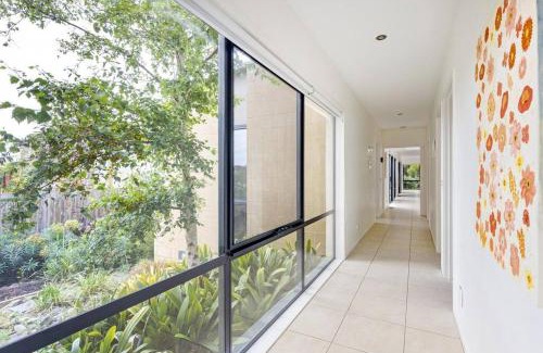 McCrae House | Sea Haven: coastal views, family retreat