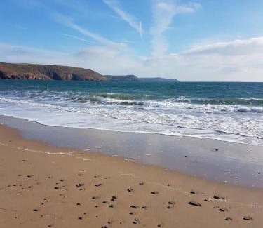 Pembroke House | Sea Holly Freshwater East Beach