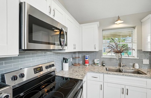 Wright House | Sea Horse Cove: Fully Fenced, Kid and Pet Friendly