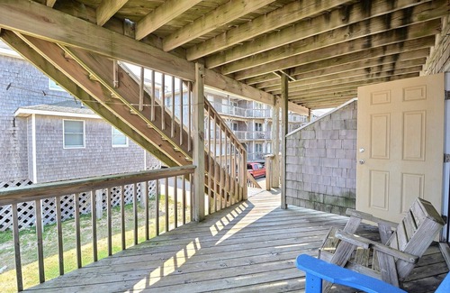 Buxton Cottage | Sea Horse- Oceanside- Only a short Walk to Beach- Community Pool & Spa