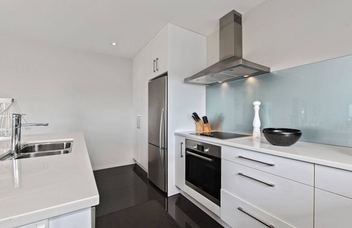 Mangawhai Heads Cottage | Sea It All On Devon - Mangawhai Holiday Home