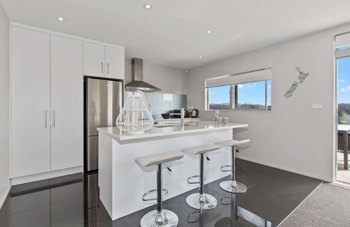 Mangawhai Heads Cottage | Sea It All On Devon - Mangawhai Holiday Home
