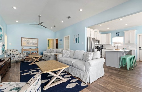 Dauphin Island Cottage | Sea Krewe~Beachfront~Sleeps 10~Updated