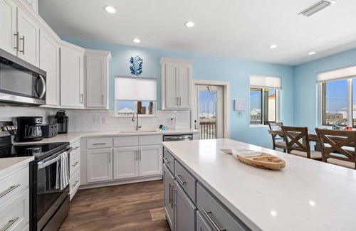 Dauphin Island Cottage | Sea Krewe~Beachfront~Sleeps 10~Updated