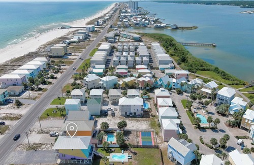 Gulf Shores House | ♥Sea La Vie at Gulf Shores 200 Ft to Beach Heated Pool 6BR Sleeps 20! ♥